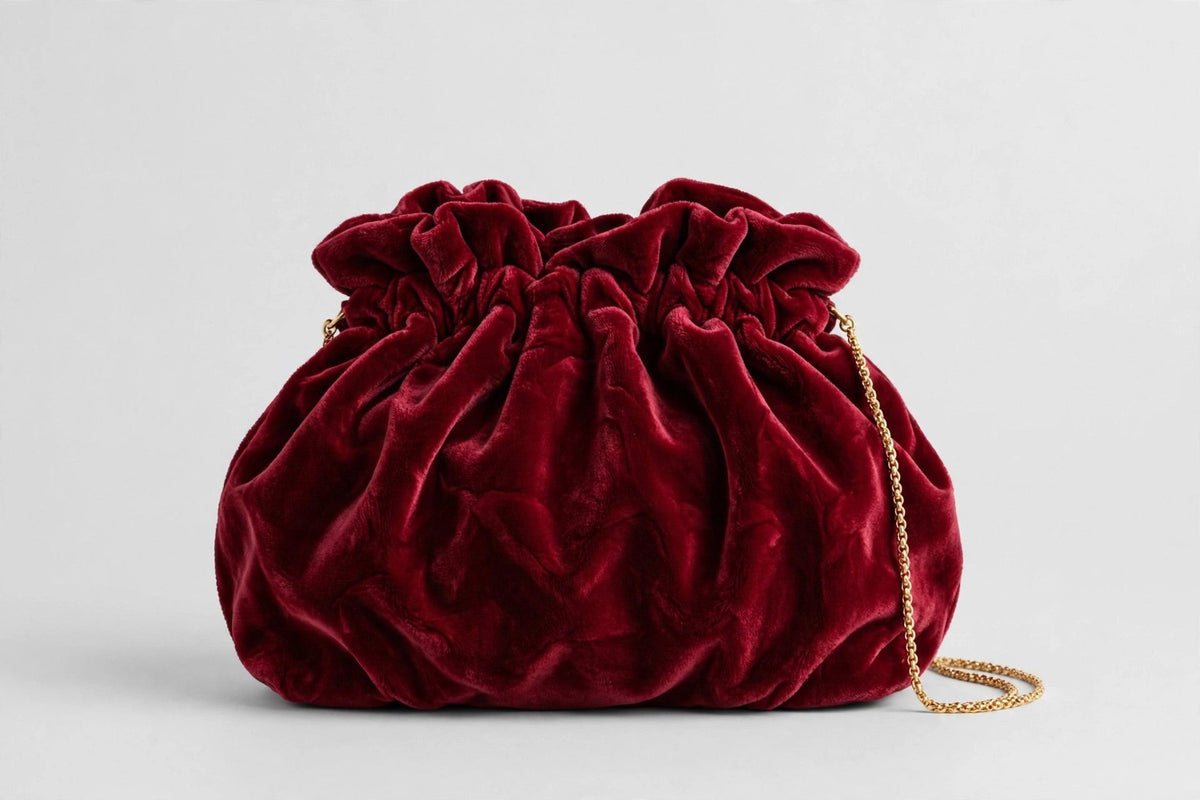 What to Carry to a Winter Wedding (It's Not the Same as Fall)